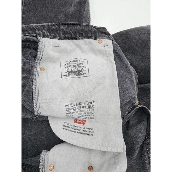 Levi's Men's 550 90s Relaxed Fit Black 00550-0260 38x32 Vintage Red Tag